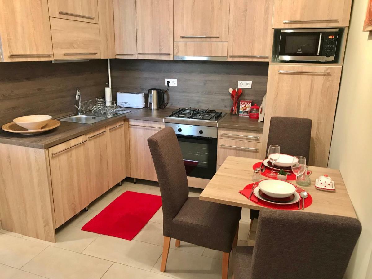 City Apartman Pécs Eksteriør bilde