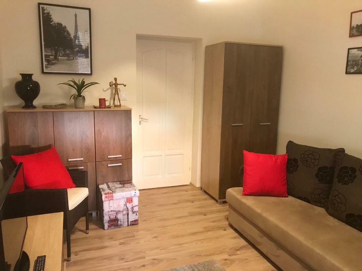 City Apartman Pécs Eksteriør bilde