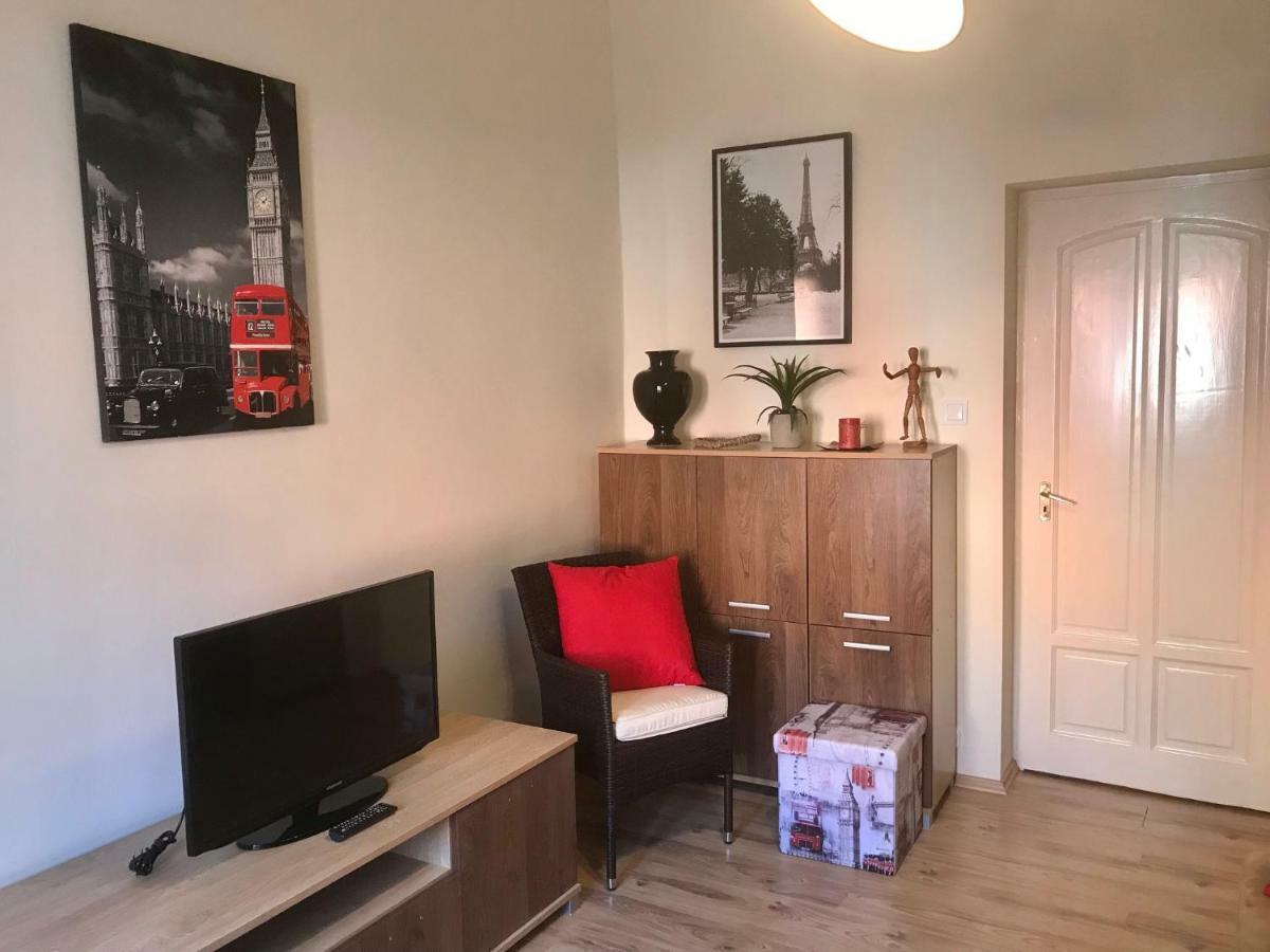 City Apartman Pécs Eksteriør bilde